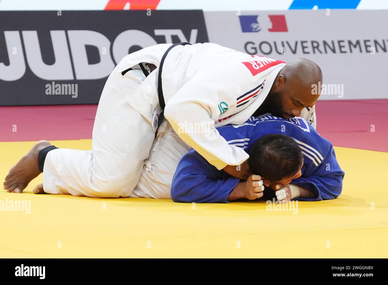 Teddy Riner de France Médaille d'or contre min-Jong Kim de République