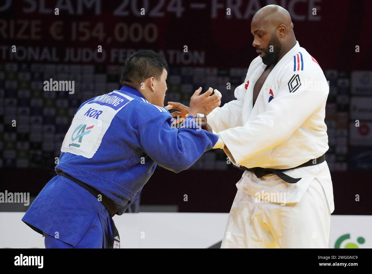 Teddy Riner de France Médaille d'or contre min-Jong Kim de République