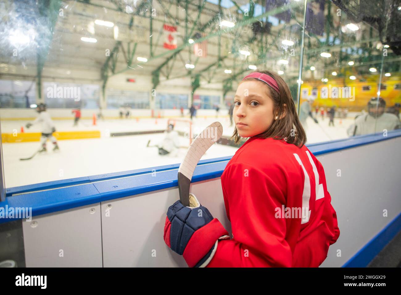 joueur de hockey féminin de 11 ans Banque D'Images