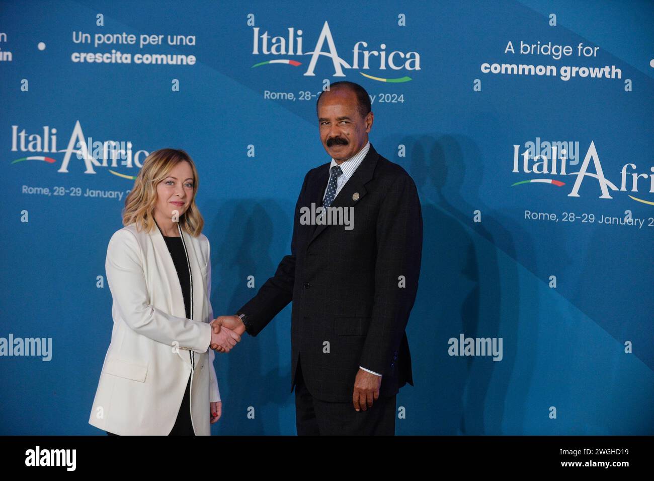 Italie, Rome, 29 janvier 2024 : Sommet Italie Afrique 'ItaliAfrica Un pont de croissance commune'. Sur la photo, le premier ministre italien Giorgia Meloni et Isaias AFE Banque D'Images