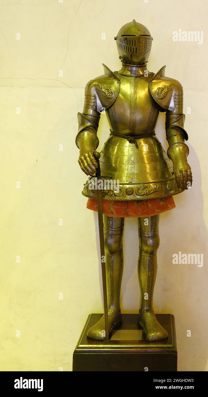 Ancienne armure de chevalier métallique à Alcazar de Segovia, Espagne Banque D'Images