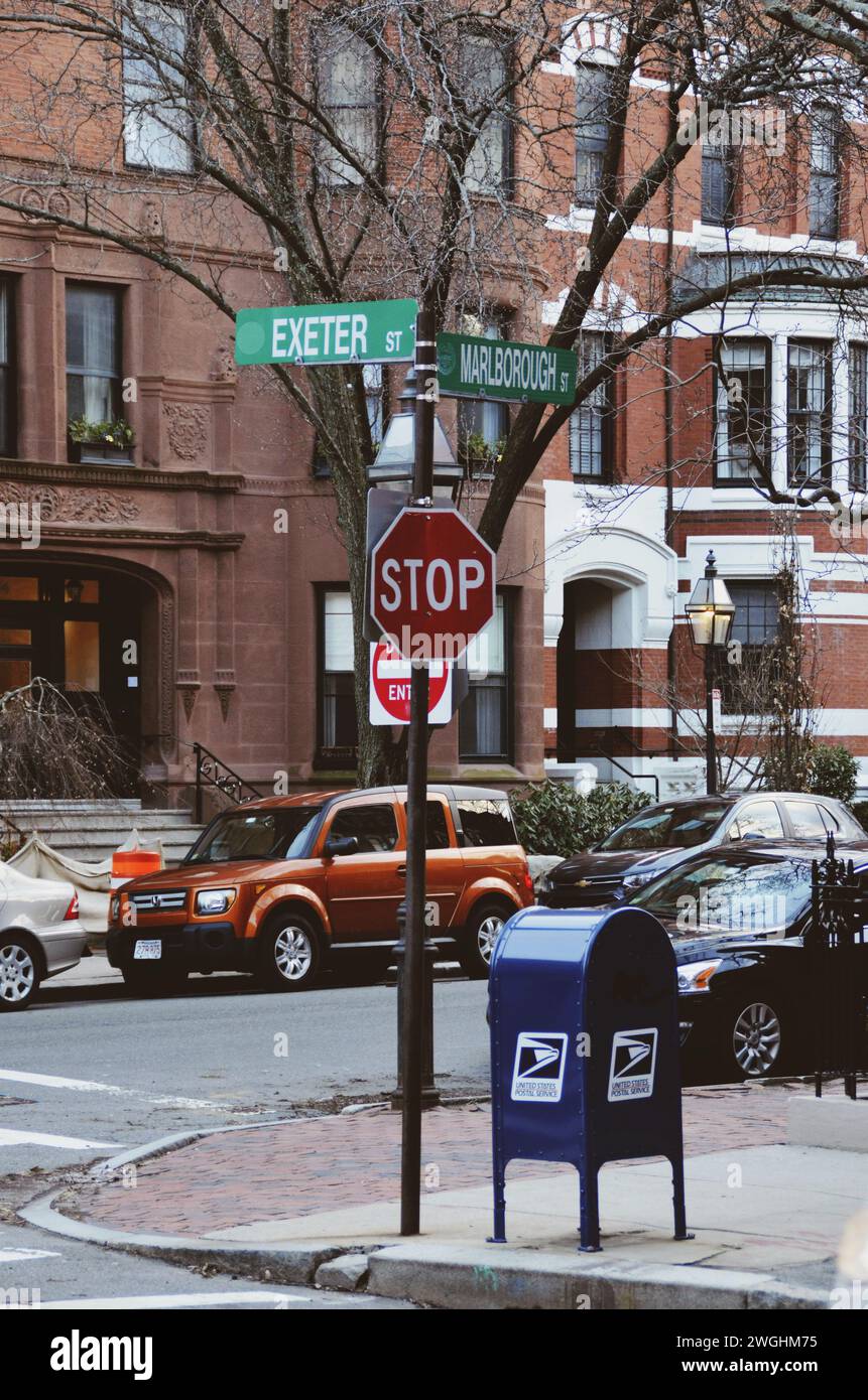 Boîte aux lettres classique dans un coin de Boston, aux États-Unis, le 14 février 2020 Banque D'Images