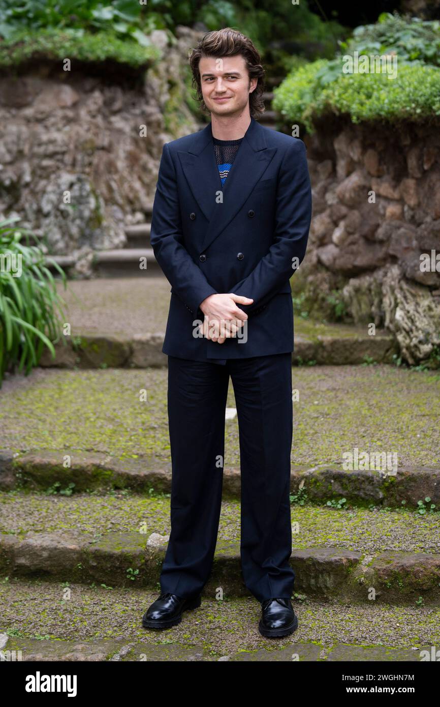 Rome, Italie, le 5 février 2024 - Joe Keery assiste à la séance photo pour le film 'Finalmente l'Alba' à l'Hôtel de Russie à Rome. Crédits : Luigi de PompeisAlamy Live News Banque D'Images