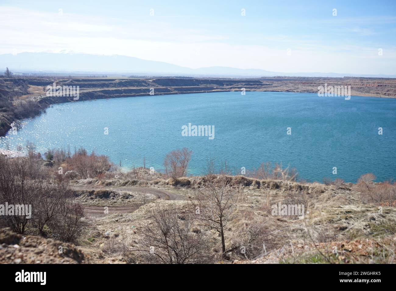 Photo d'une mine inondée abandonnée Banque D'Images