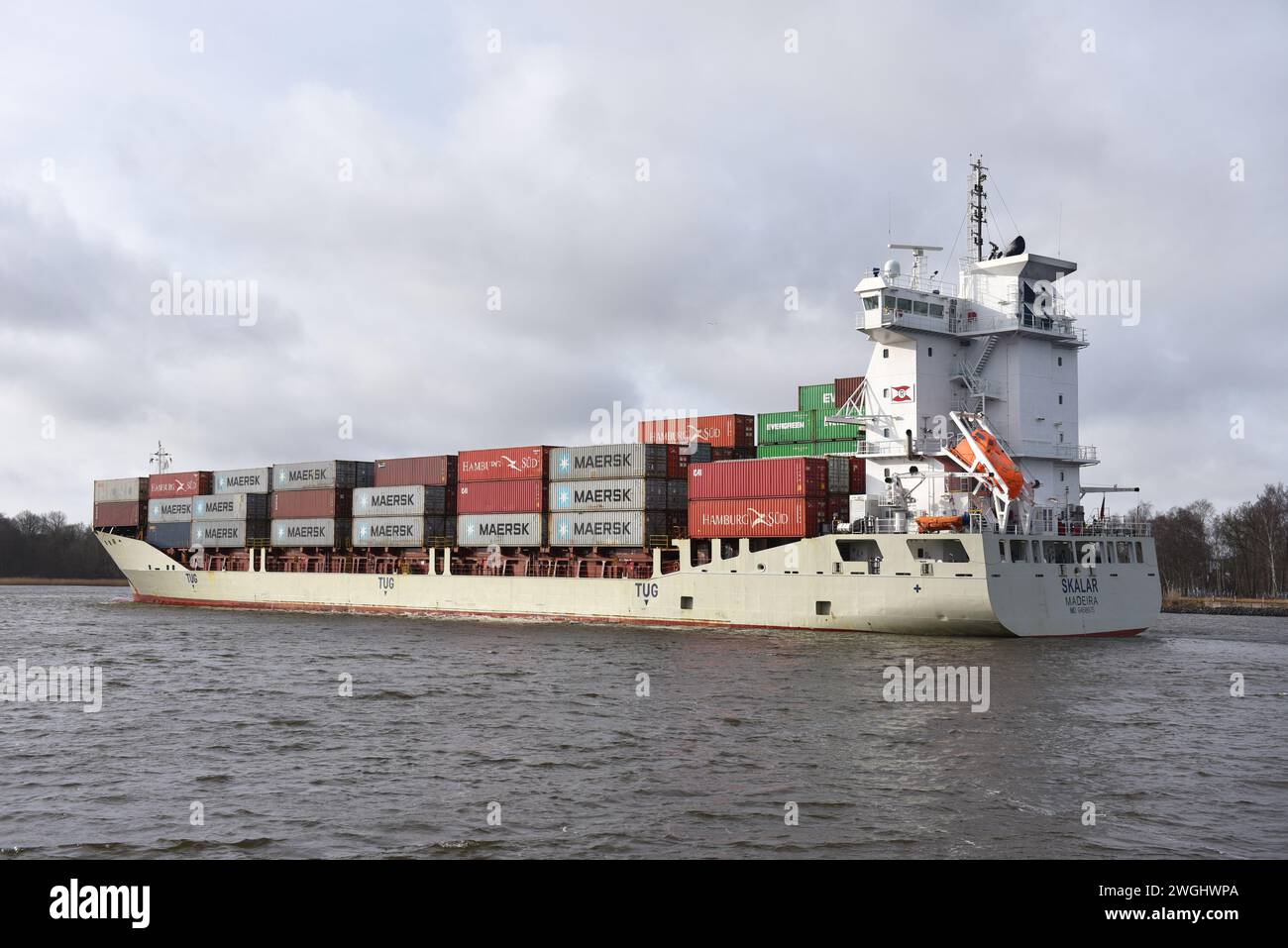 Skalar Container Ship navigue dans le nord de la Baltique Banque D'Images