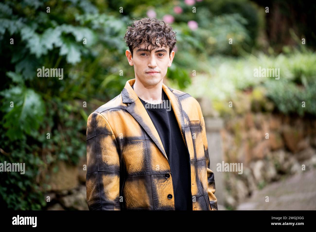 ROME, ITALIE - 05 FÉVRIER : Michele Bravi pose pour un appel photo pour 'Finalmente l'Alba' à l'Hôtel de Russie le 05 février 2024 à Rome, Italie. (Photo Banque D'Images