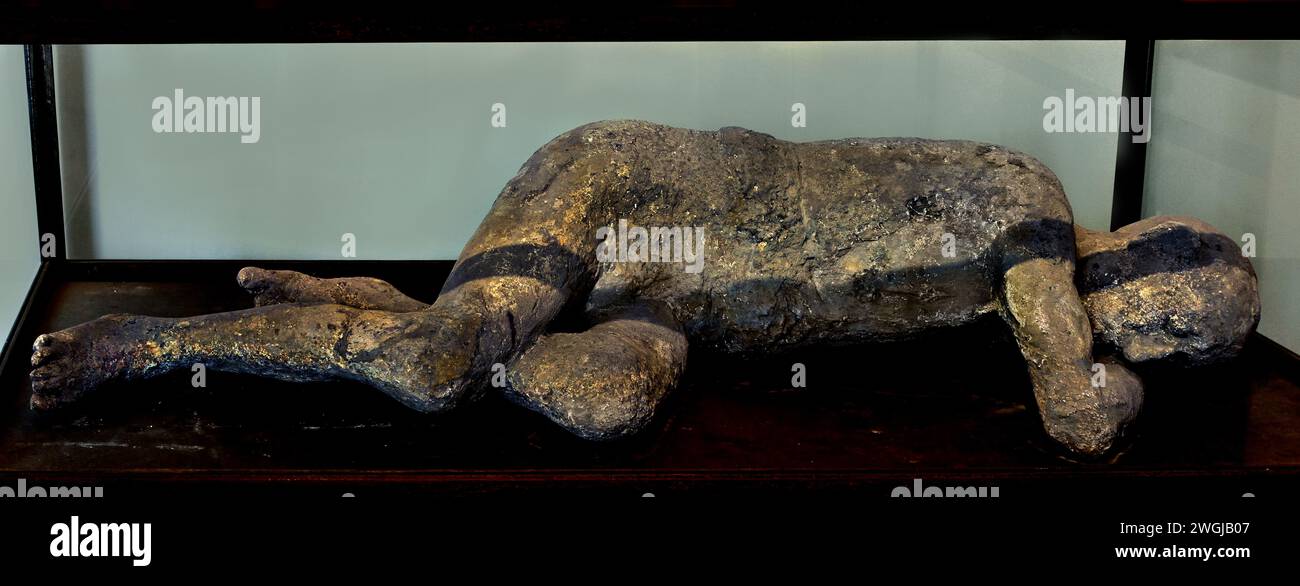 Plâtre coulé d'un homme, Pompéi Romain ruiné ville morts personnes victime humaine corps plâtre plâtre Vésuve Italie Italien Romain Banque D'Images