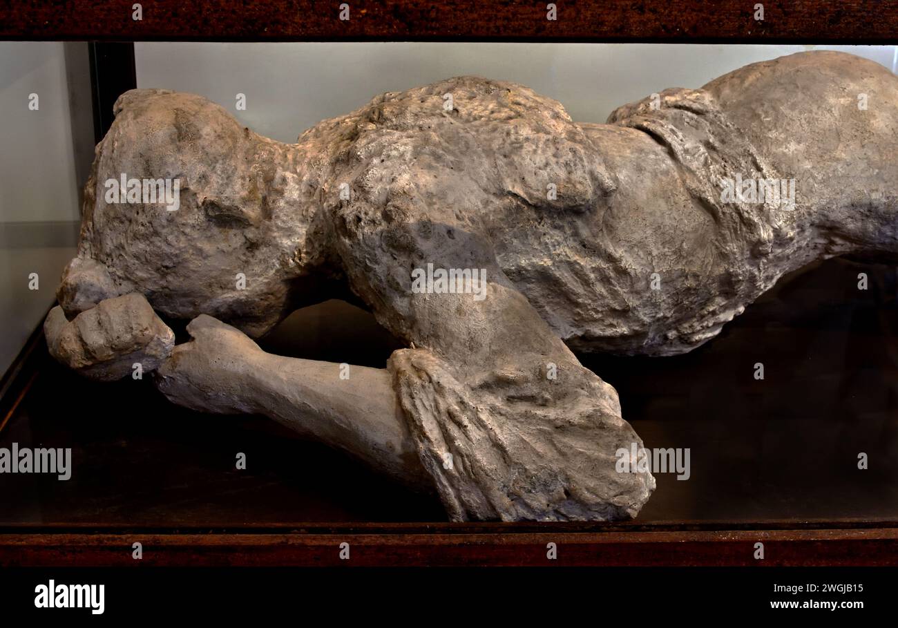 Plâtre coulé d'un homme, Pompéi Romain ruiné ville morts personnes victime humaine corps plâtre plâtre Vésuve Italie Italien Romain Banque D'Images