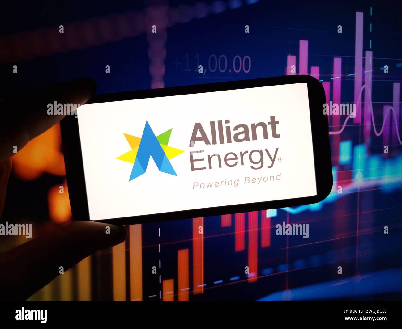 Konskie, Pologne - 04 février 2024 : logo de la société alliant Energy affiché sur l'écran du téléphone portable Banque D'Images