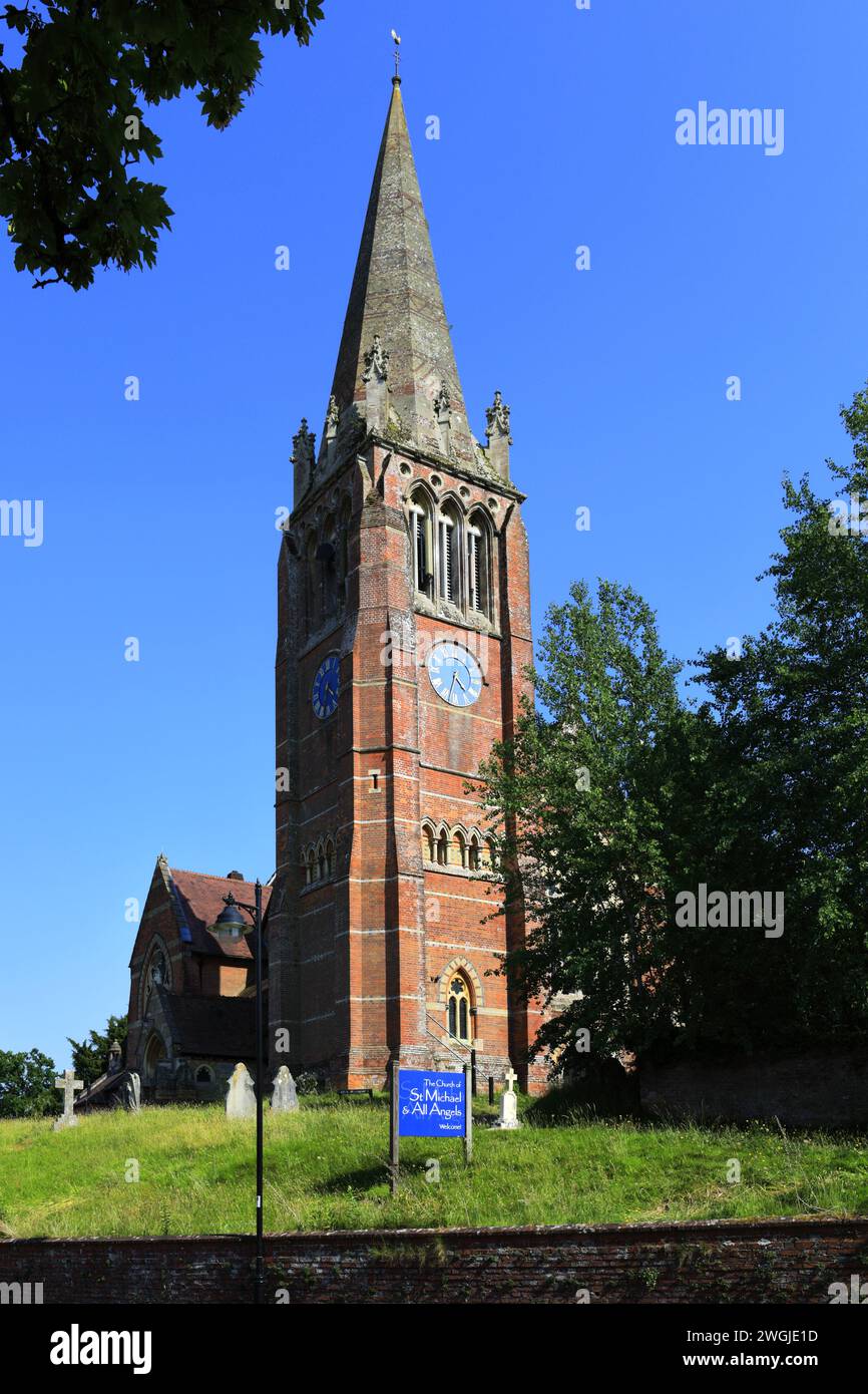 Église paroissiale St Michael et tous les angles, ville de Lyndhurst ; parc national de New Forest ; Hampshire ; Angleterre, Royaume-Uni Banque D'Images