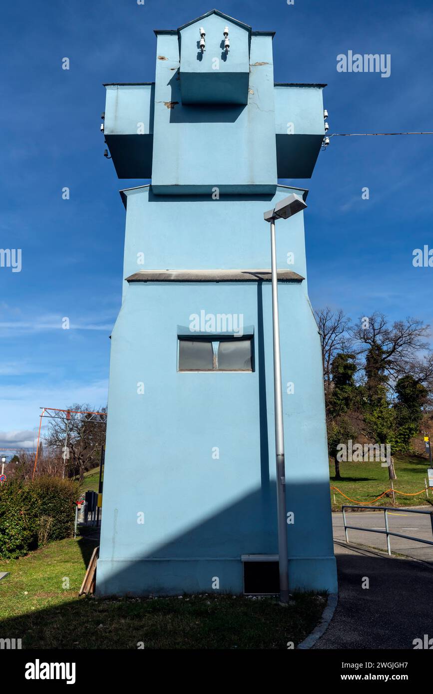 Trafoturm Oberer-Zielweg 21. La maison de transformation expressionniste près du Goetheanum Dornach a été construite en 1921 pour l'approvisionnement public en électricité. C'était b Banque D'Images
