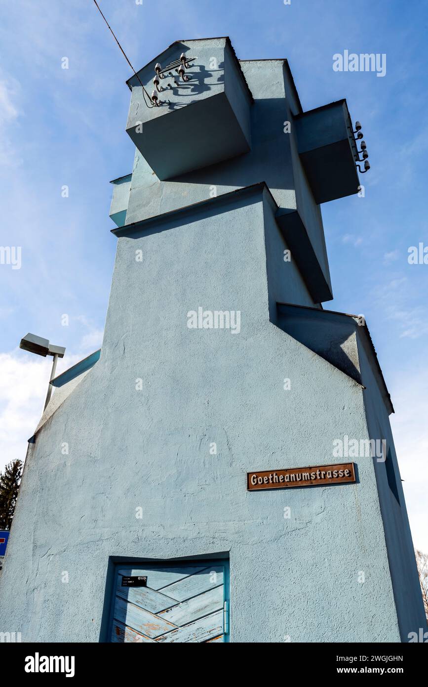 Trafoturm Oberer-Zielweg 21. La maison de transformation expressionniste près du Goetheanum Dornach a été construite en 1921 pour l'approvisionnement public en électricité. C'était b Banque D'Images