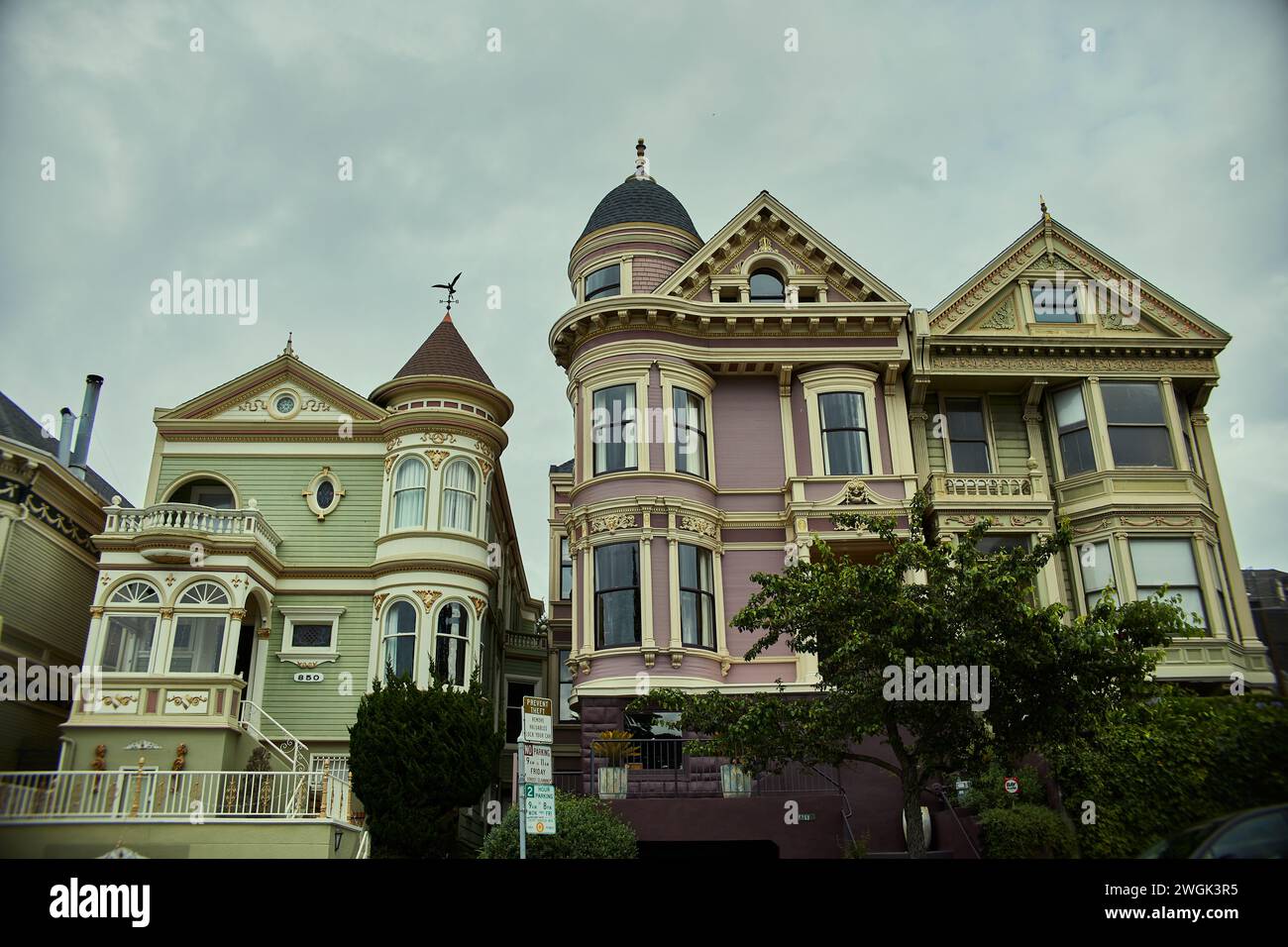 Dames peintes à San Francisco, maisons colorées Banque D'Images