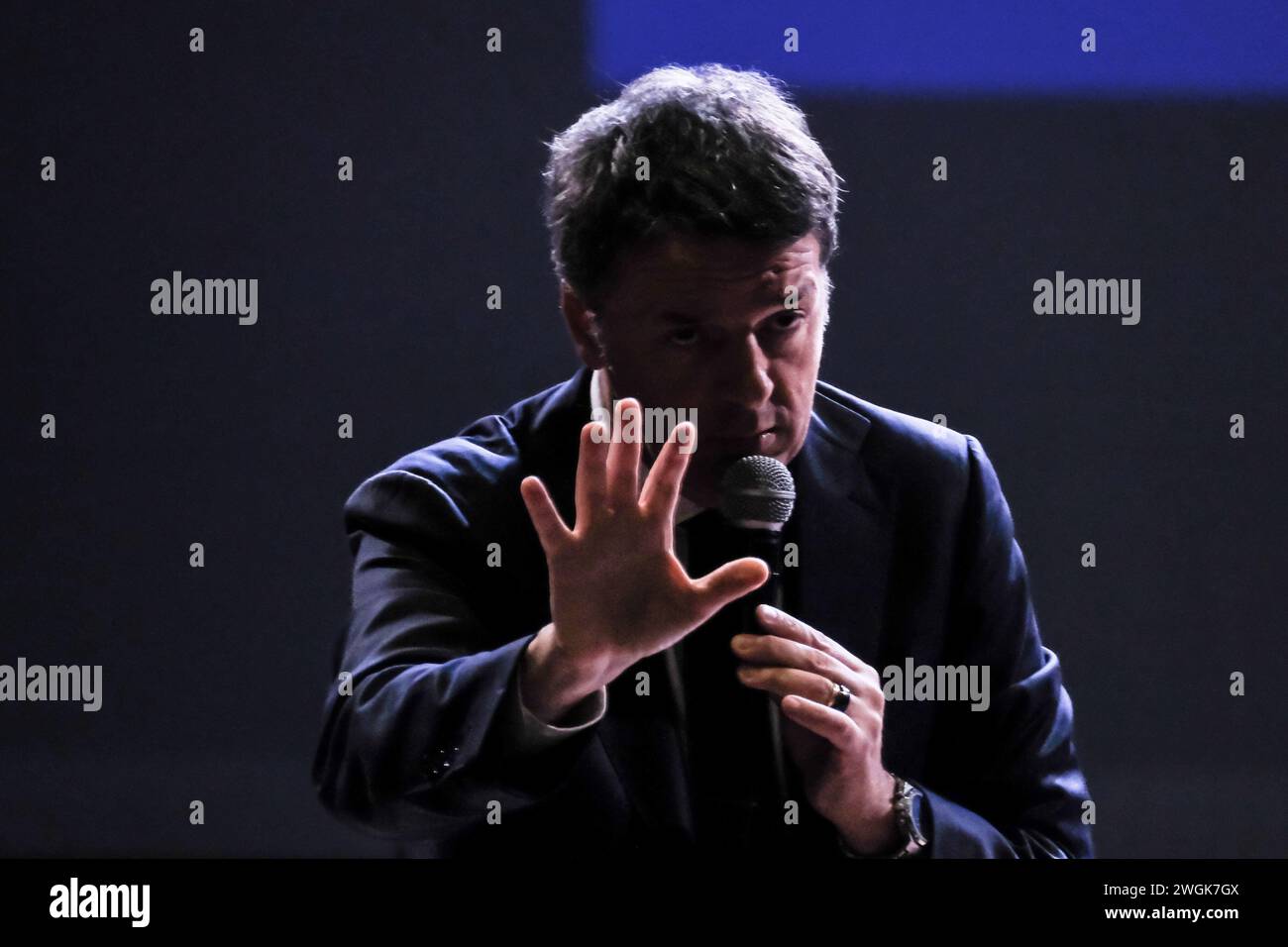 Roma, Italie. 05th Feb, 2024. Foto Mauro Scrobogna/LaPresse 05-02-2024 Roma (Italia) - Politica - Matteo Renzi presenta il suo libro 'palla al centro' - Nella foto: il leader di Italia Viva IV Matteo Renzi durante l'evento per presentare il suo ultimo libro février 05, 2024 Rome (Italie)- politique - Matteo Renzi présente son livre 'bal au centre' - sur la photo: le leader de Italia Viva IV Matteo Renzi lors de l'événement pour présenter son dernier livre crédit : LaPresse/Alamy Live News Banque D'Images