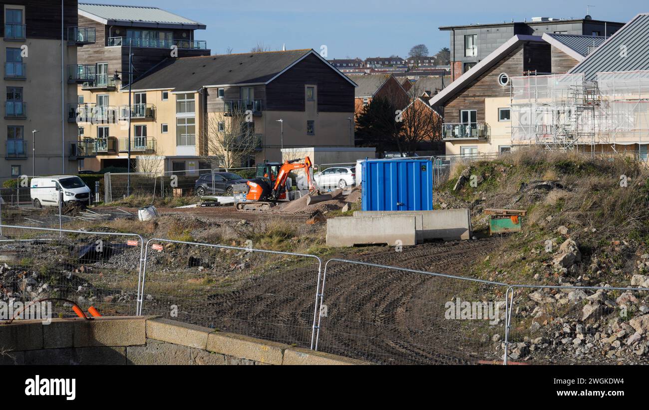 Barry, Vale of Glamorgan, pays de Galles 02 février 2024 ; avec les maisons East Quay presque terminées, le conseil met la pression sur les promoteurs pour terminer l'aménagement paysager Banque D'Images
