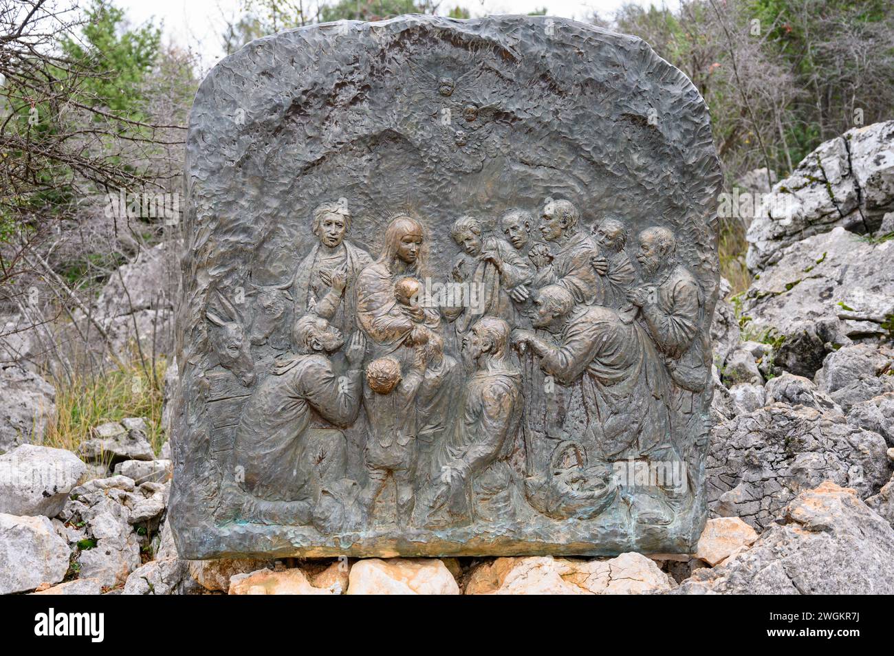 La Nativité de Jésus – troisième mystère joyeux du Rosaire. Sculpture en relief sur le mont Podbrdo (la colline des apparitions) à Medjugorje. Banque D'Images