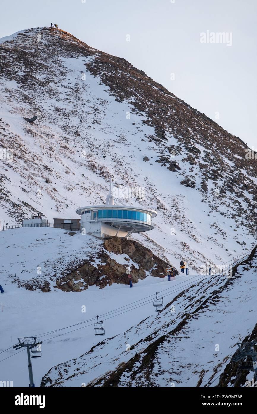 Restaurant à la station de ski de Grandvalira en 2023. Banque D'Images