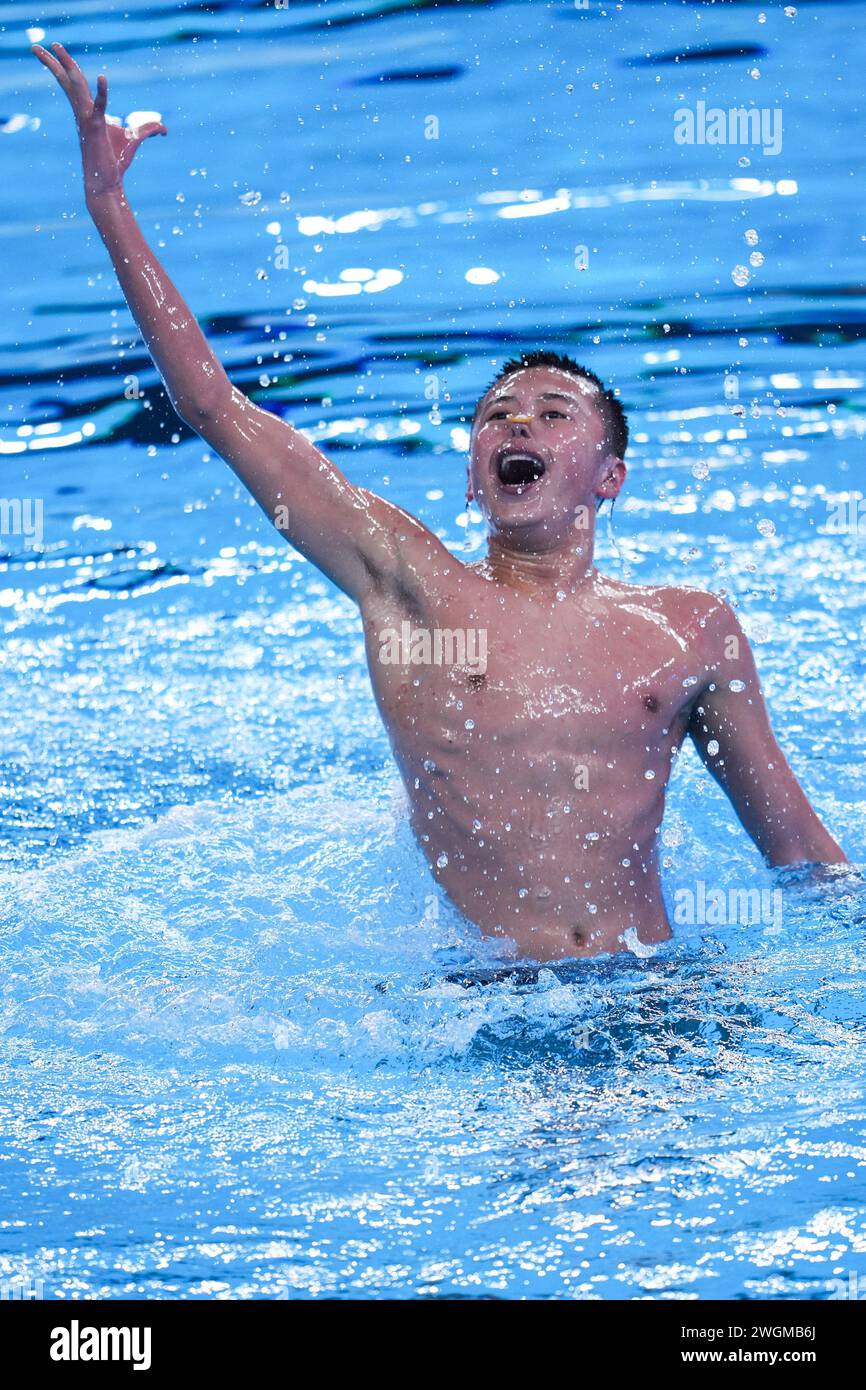 Doha, Qatar. 5 février 2024. Yang Shuncheng, de Chine, se produit lors de la finale technique solo masculine de natation artistique aux Championnats du monde de natation aquatique 2024 à Doha, Qatar, le 5 février 2024. Crédit : du Yu/Xinhua/Alamy Live News Banque D'Images