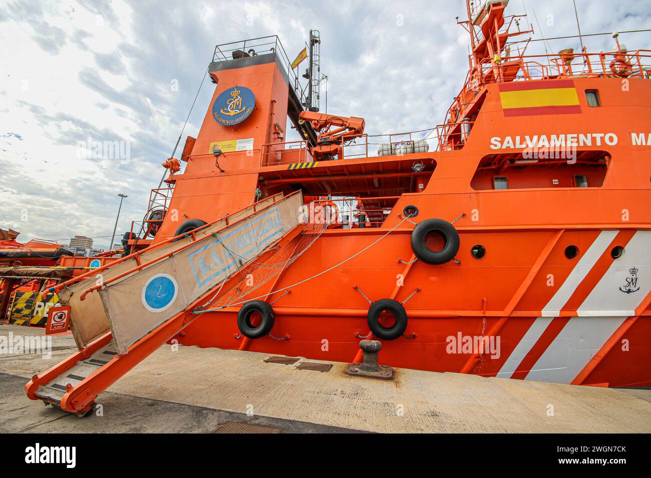 Le remorqueur Punta Salinas (BS-42) Offshore Supply Ship pour le service de gaz et de pétrole, segments PSV, navire de ravitaillement de plate-forme à Santa Cruz de Tenerife, Espagne Banque D'Images