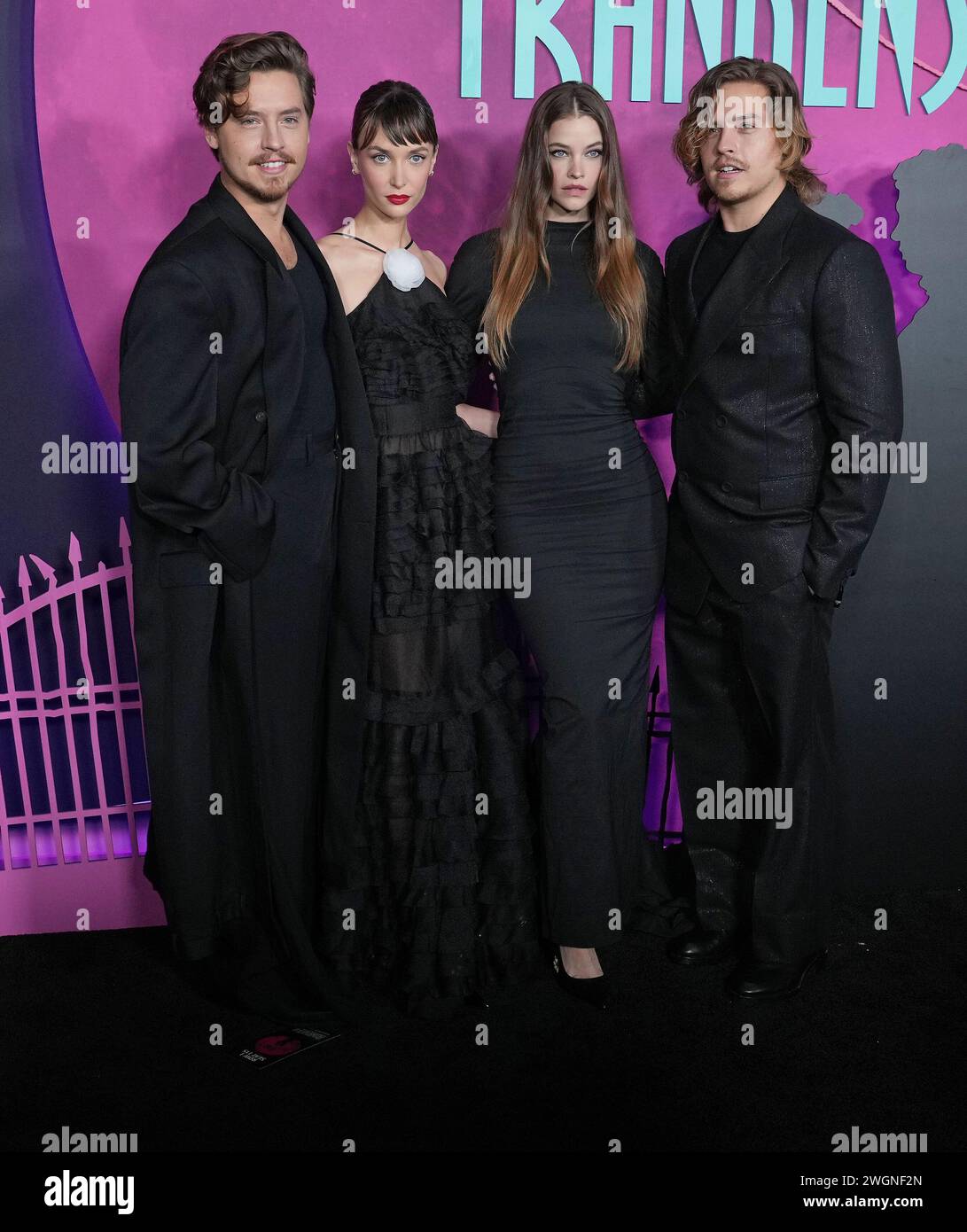 Los Angeles, États-Unis. 05th Feb, 2024. (De gauche à droite) Cole Sprouse, Ari Fournier, Barbara Palvin et Dylan Sprouse au Focus Features' LISA FRANKENSTEIN Los Angeles Special projection tenue au Hollywood Athletic Club à Hollywood, CA le lundi 5 février 2024. (Photo de Sthanlee B. Mirador/Sipa USA) crédit : Sipa USA/Alamy Live News Banque D'Images