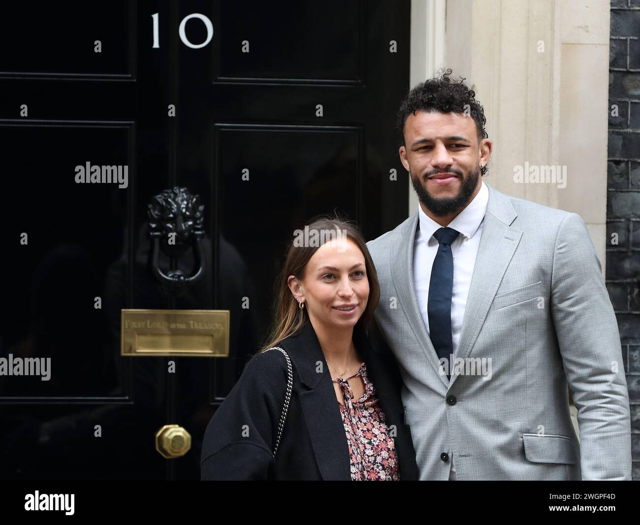 Londres, Royaume-Uni. 06th Feb, 2024. Le joueur de rugby anglais Courtney Lawes et sa femme visitent Downing Street No 10. Crédit : Uwe Deffner/Alamy Live News Banque D'Images