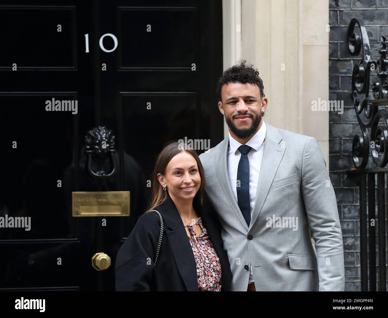 Londres, Royaume-Uni. 06th Feb, 2024. Le joueur de rugby anglais Courtney Lawes et sa femme visitent Downing Street No 10. Crédit : Uwe Deffner/Alamy Live News Banque D'Images