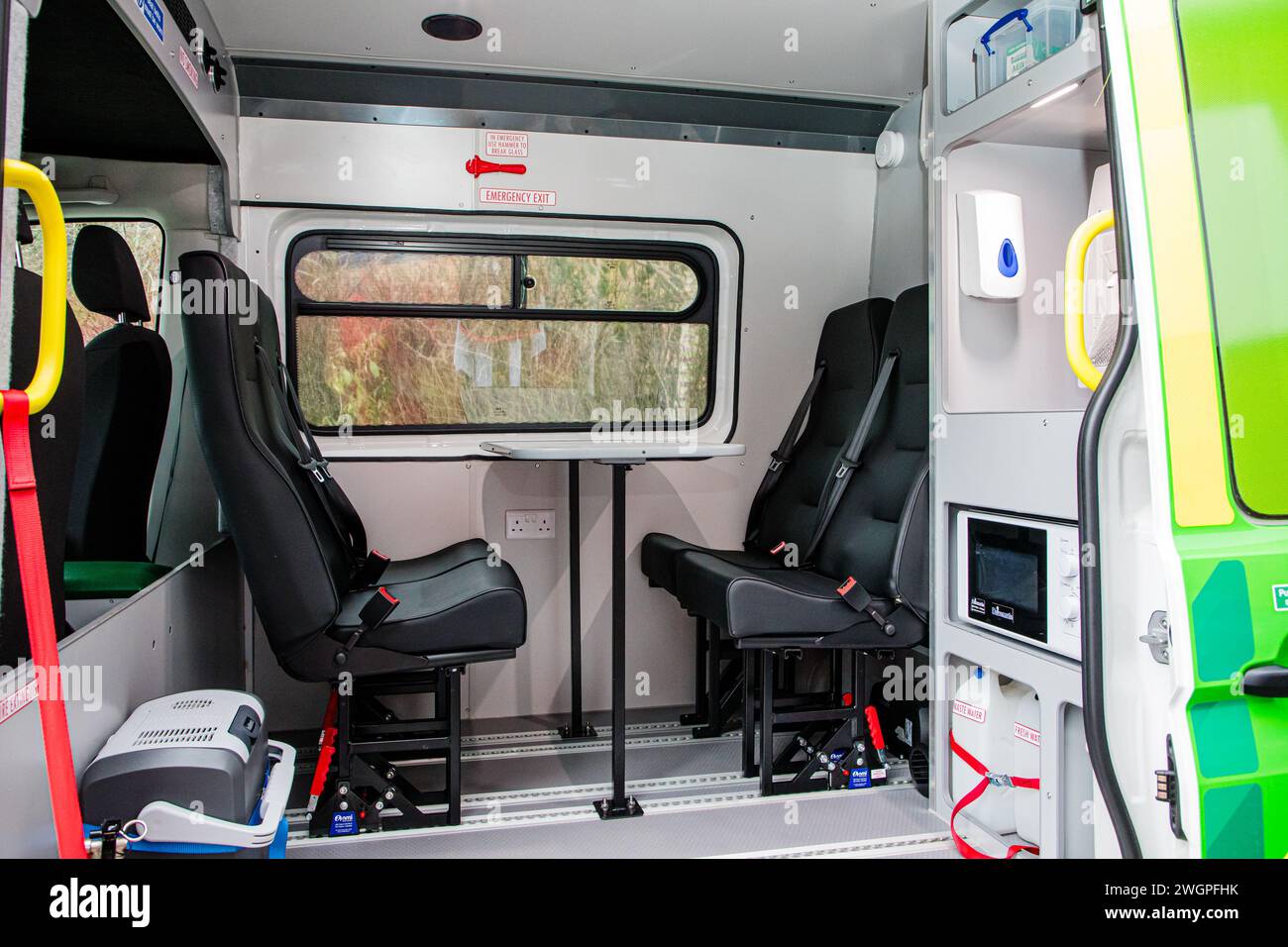 Intérieur de l'ambulance de l'unité de soutien communautaire de St John Banque D'Images