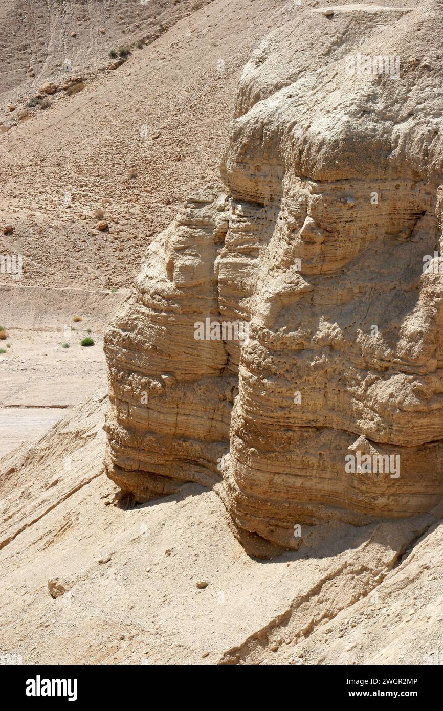 Site archéologique de Qumran où défilent la mer morte découverts dans des grottes dans des falaises, désert de Judée, Israël, Banque D'Images