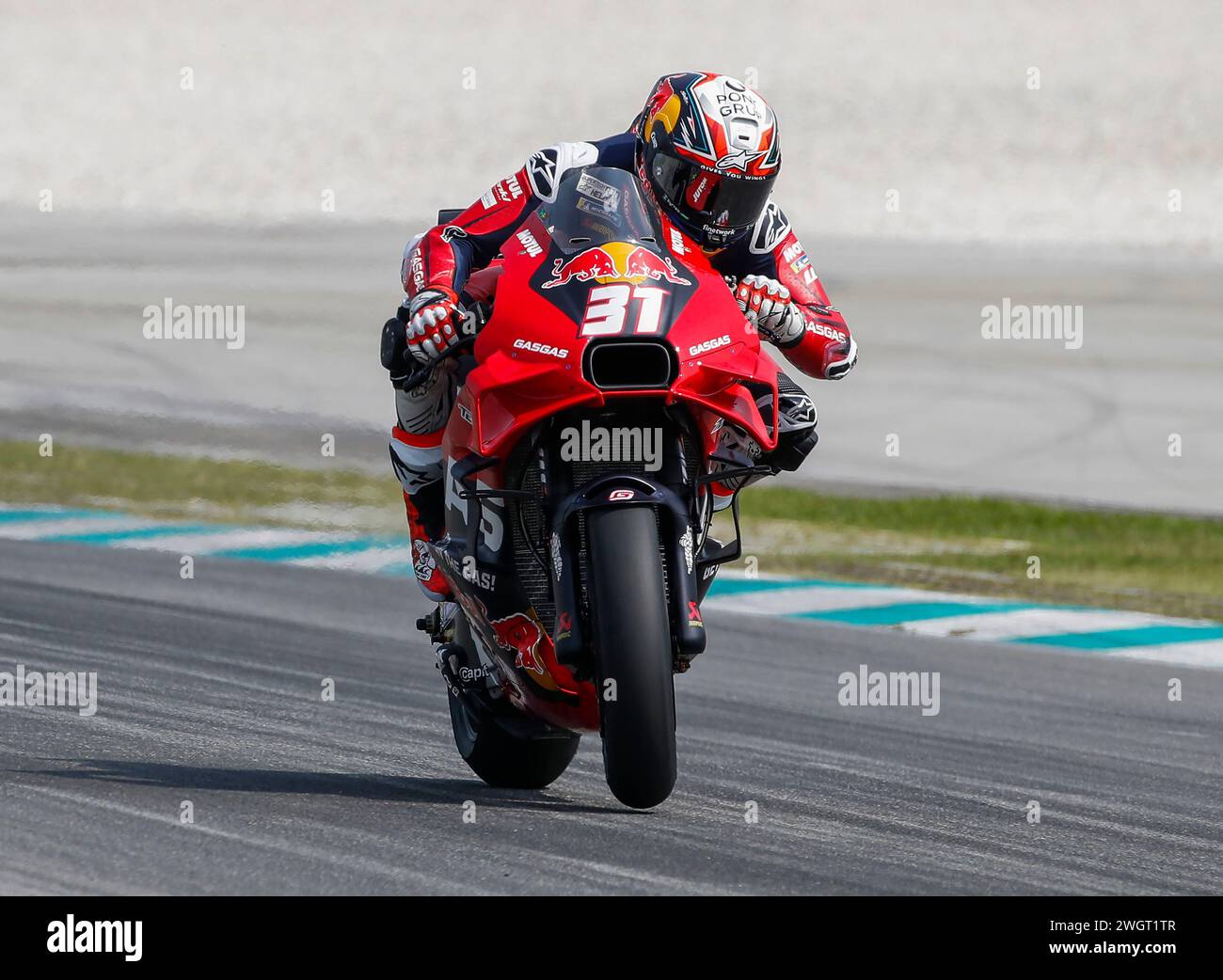 Le pilote espagnol Pedro Acosta de Red Bull GASGAS Tech3 vu en action lors des essais officiels du MotoGP de Sepang sur le circuit international de Sepang. Banque D'Images