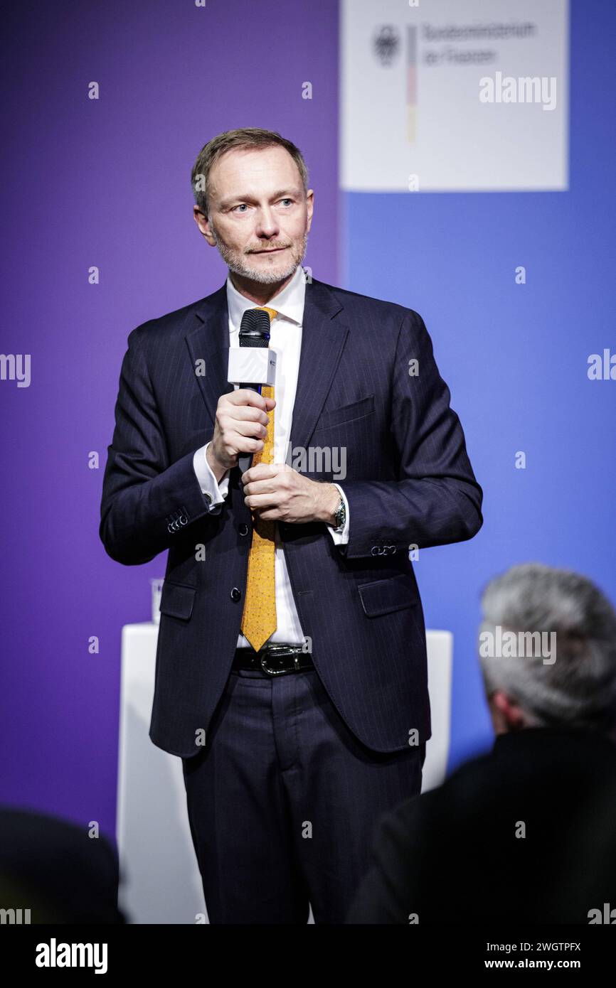 Buergerdialogtour des Bundesministeriums der Finanzen JETZT Im Dialog mit Christian Lindner, Bundesminister der Finanzen, à Luebeck, 06.02.2024. Fotografiert im Auftrag des Bundesministeriums der Finanzen. Luebeck Deutschland *** tournée de dialogue avec les citoyens du ministère fédéral des Finances EN dialogue avec Christian Lindner, ministre fédéral des Finances, à Luebeck, 06 02 2024 photographie au nom du ministère fédéral des Finances Luebeck Allemagne Copyright : xJaninexSchmitzx Banque D'Images