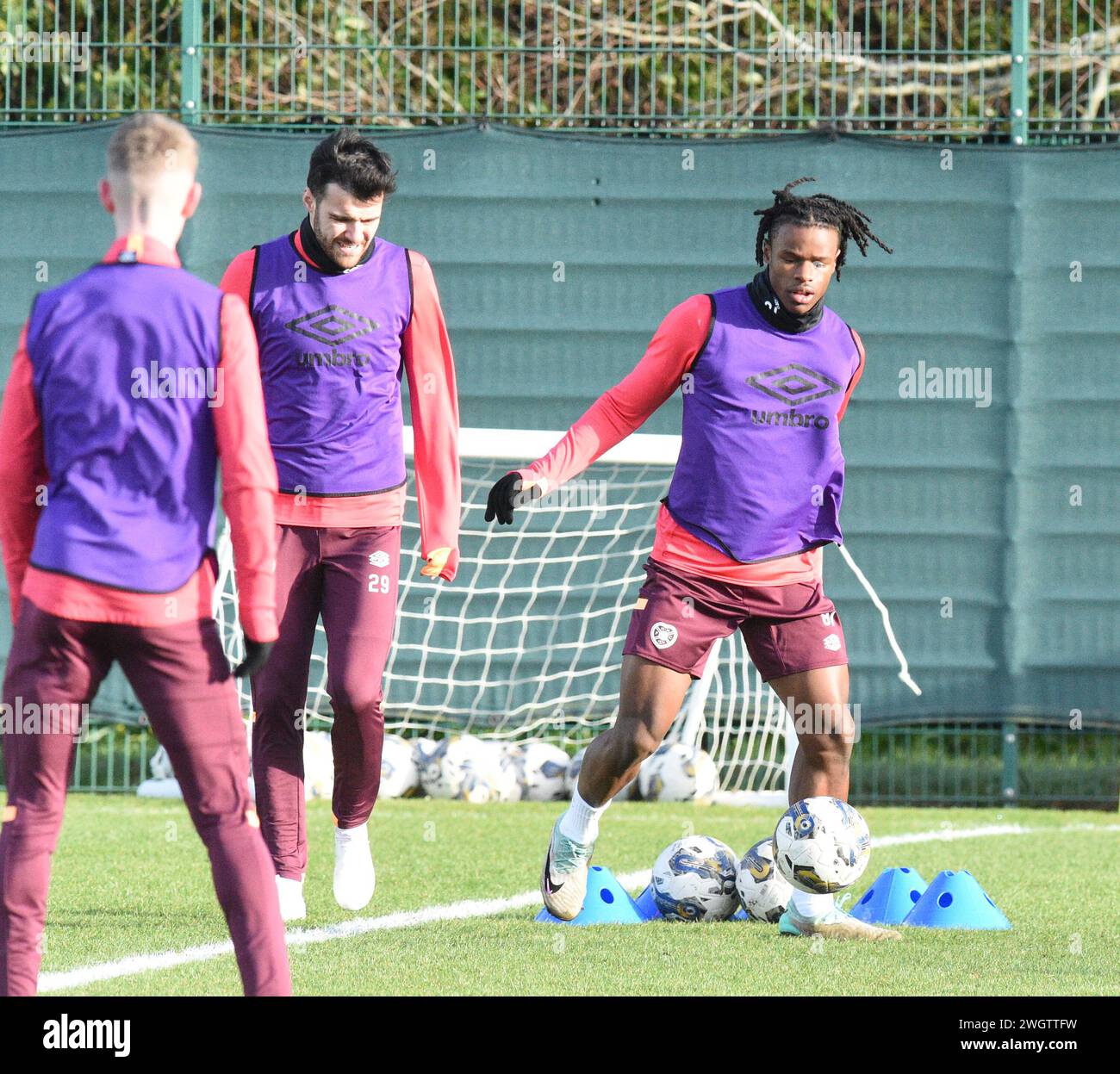 Oriam Sports Centre Edinburgh.Scotland.UK.6th Feb 24 Hearts Training / Conférence de presse pour Cinch Premiership match v St Johnstone crédit : eric mccowat/Alamy Live News Banque D'Images