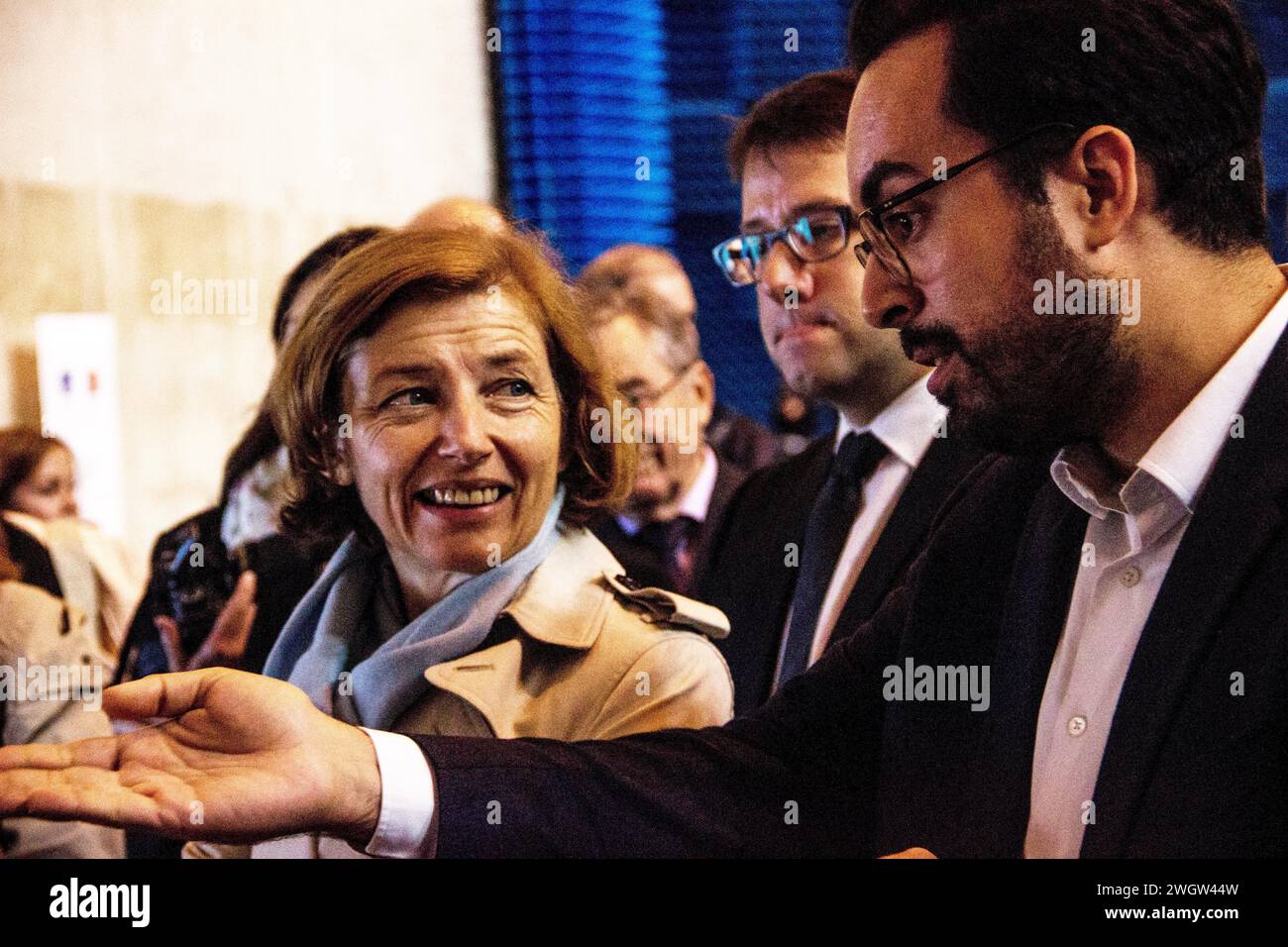 Florence Parly - Ministre des Forces armées, et Mounir Mahjoubi - Secrétaire d'État au numérique, à la Direction générale de l'armement - gestion de l'information (DGA - mi), l'agence des achats et des technologies de défense du gouvernement français chargée de la gestion des programmes, du développement et de l'achat de systèmes d'armes pour l'armée française. France. Banque D'Images