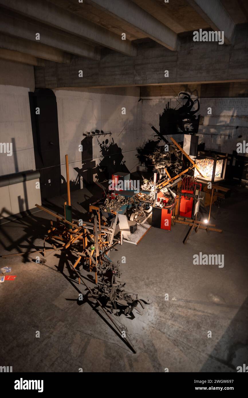 Le monstre du peintre français, sculpteur Raymond Moretti, éditorial seulement. Banque D'Images