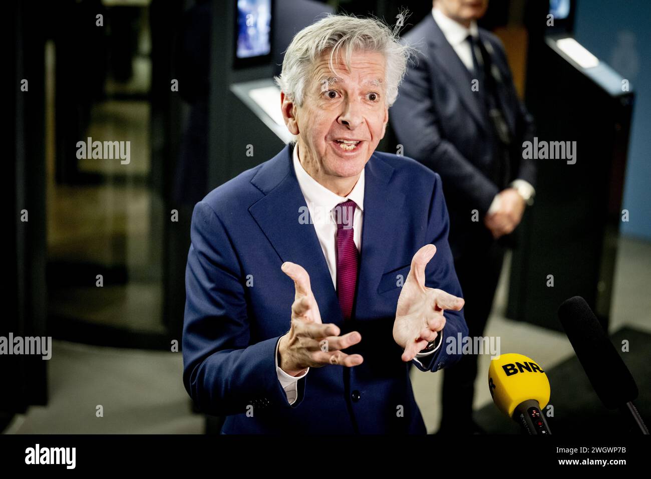 LA HAYE - L'informateur Ronald Plasterk s'adresse à la presse dans la zone de formation de la Chambre des représentants. Pieter Omtzigt de NSC Stops parle de former un cabinet avec PVV, VVD et BBB, après deux semaines de tensions croissantes et un week-end difficile avec des désaccords et des critiques des deux côtés. ANP ROBIN UTRECHT pays-bas Out - belgique Out Banque D'Images