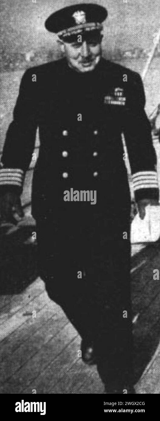 Arthur H. Graubart - capitaines Graubart (USN) et Reinicke (Kriegsmarine) à bord du croiseur Prinz Eugen en 1946 (recadré). Banque D'Images