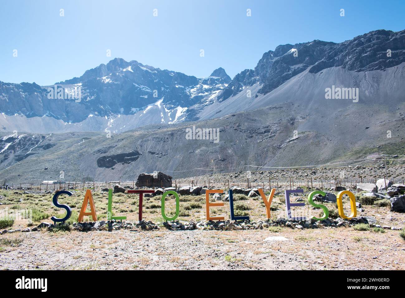 Signe de bienvenue à Salto El Yeso, une superbe cascade située dans les Andes du Chili, près de Santiago. Banque D'Images