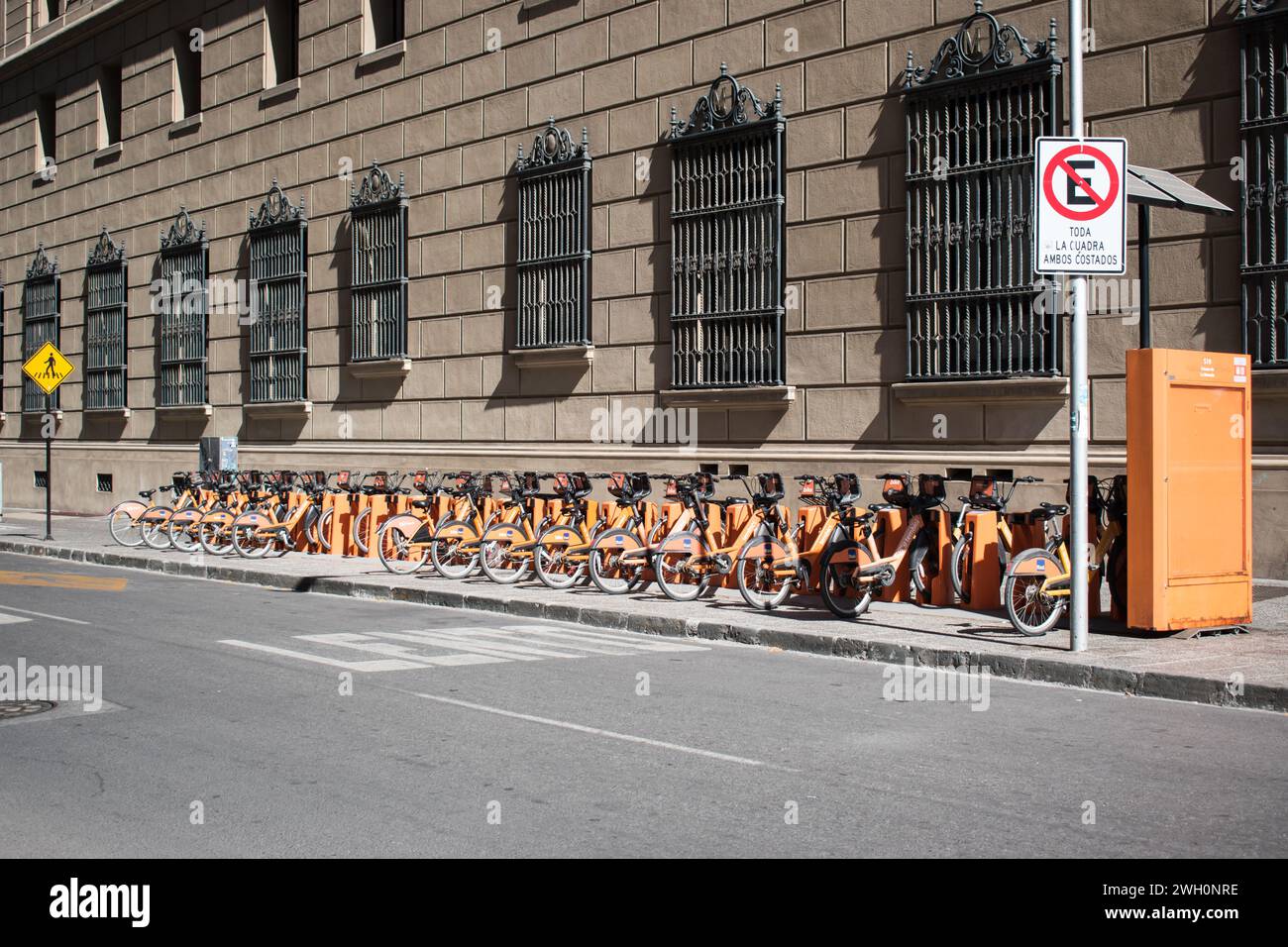 Les services de location de vélos à Santiago, Chili, offrent des options de transport pratiques et écologiques pour les résidents et les visiteurs. Banque D'Images