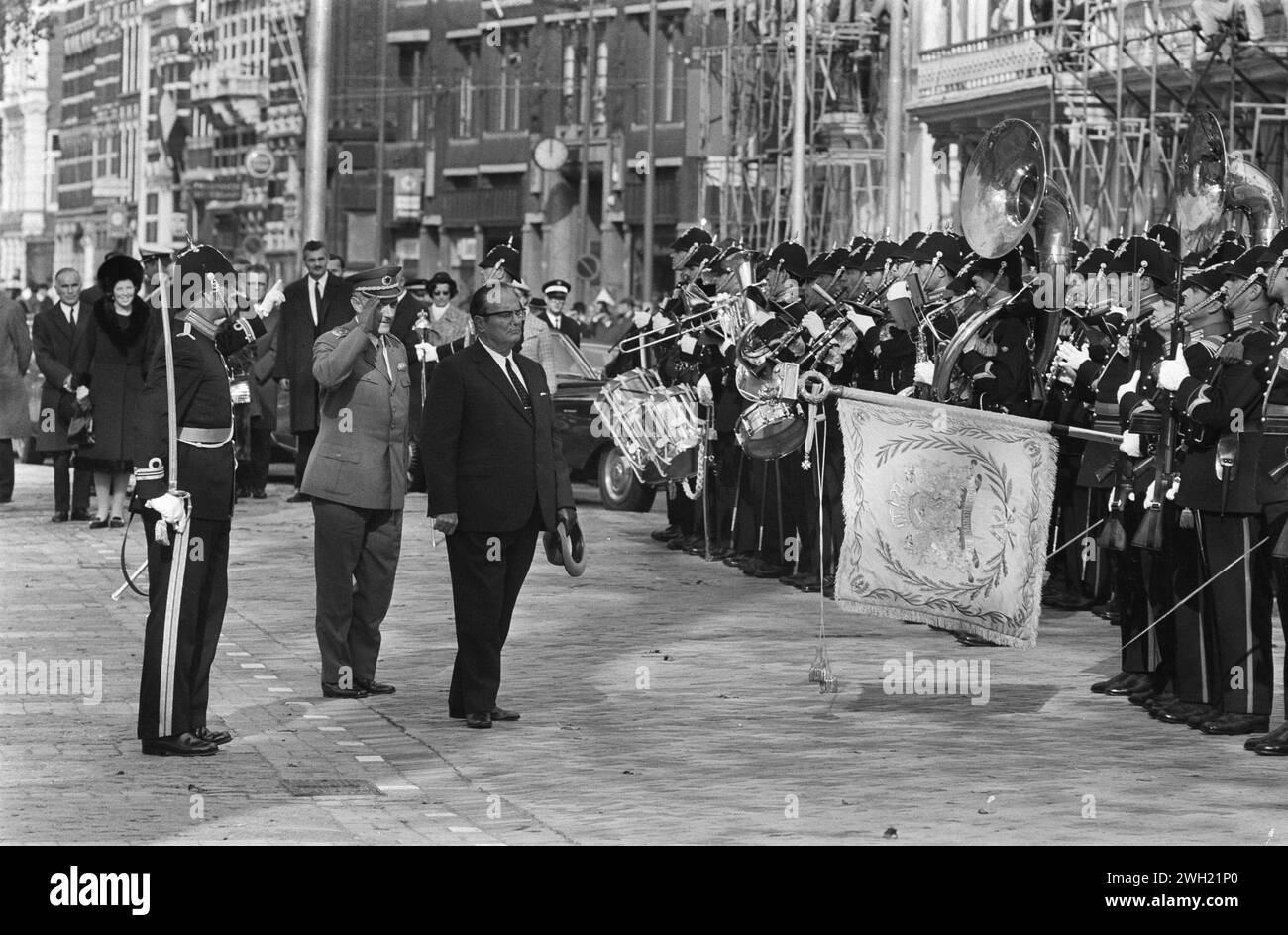 20 octobre 1970. Rotterdam, pays-Bas. Visite d'État du Président Tito de Yougoslavie. Le président Tito à Rotterdam est accueilli par le groupe. Banque D'Images