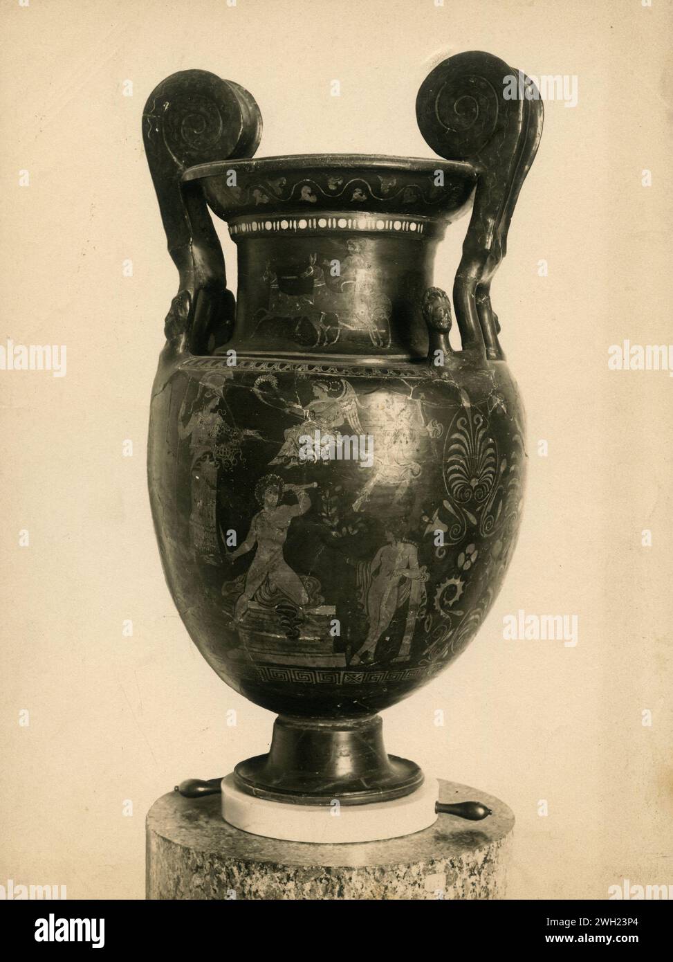 Vase étrusque, ancienne poterie peinte, Italie des années 1920 Banque D'Images