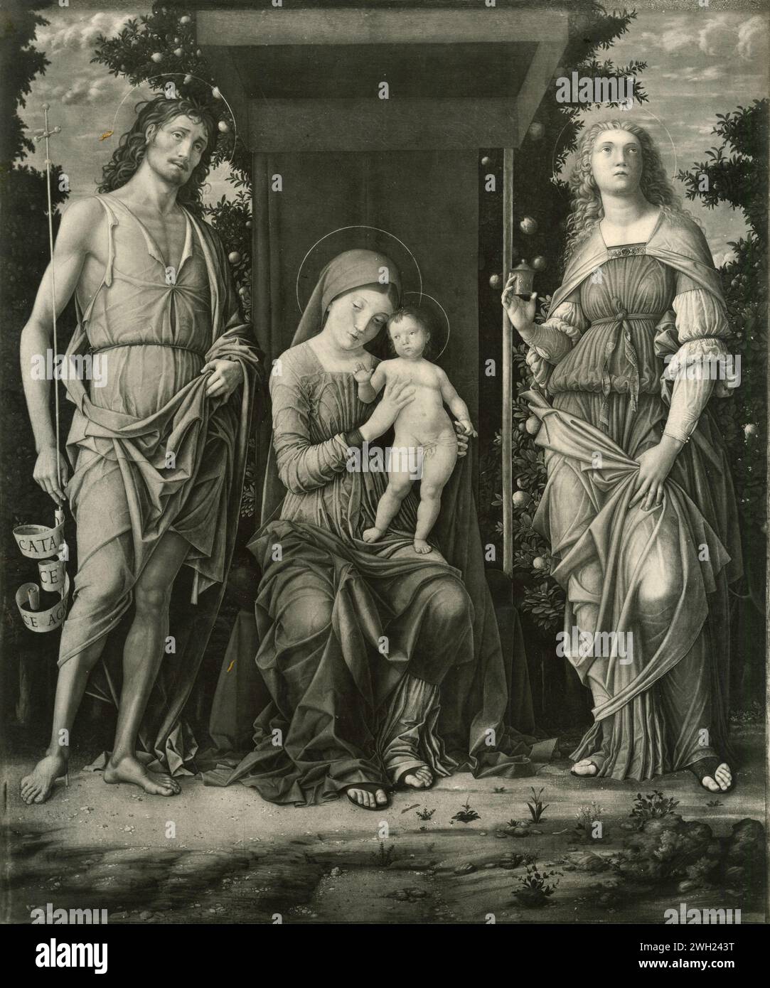 Vierge à l'enfant entre Saint Jean Baptiste et Marie Madeleine, peinture de l'artiste italien Andrea Mantegna, années 1900 Banque D'Images