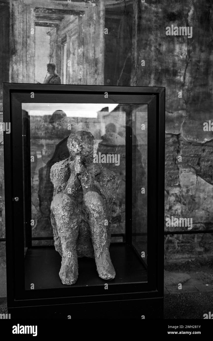 Visite de la ville de Pompéi qui a été couverte de cendres volcaniques après l'éruption du Vésuve, lieux touristiques en Italie. Banque D'Images