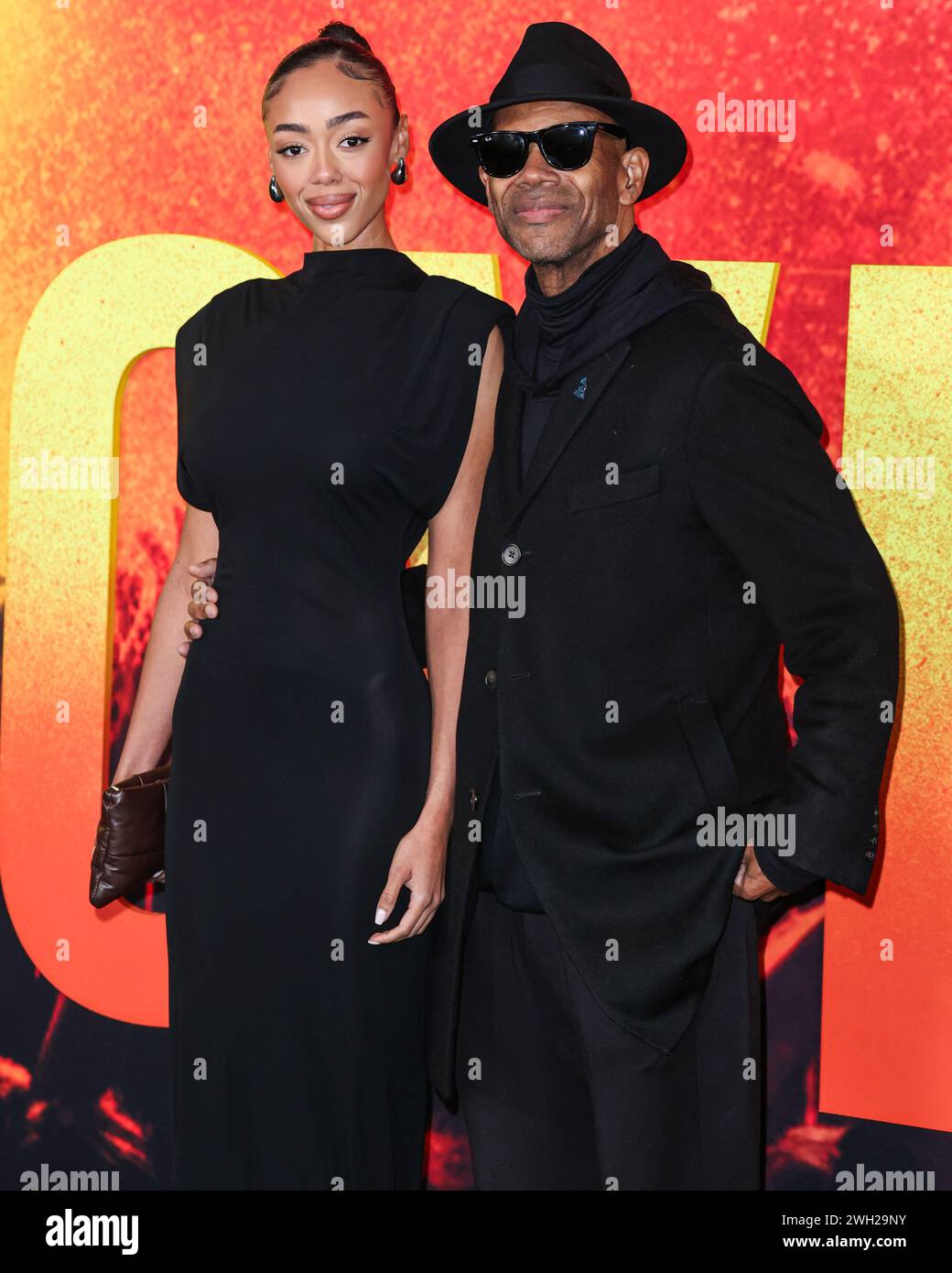 WESTWOOD, LOS ANGELES, CALIFORNIE, États-Unis - FÉVRIER 06 : Bella Harris et son père Jimmy Jam arrivent à la première de « Bob Marley : One Love » de Paramount Pictures à Los Angeles, au Regency Village Theatre le 6 février 2024 à Westwood, Los Angeles, Californie, États-Unis. (Photo de Xavier Collin/image Press Agency) Banque D'Images