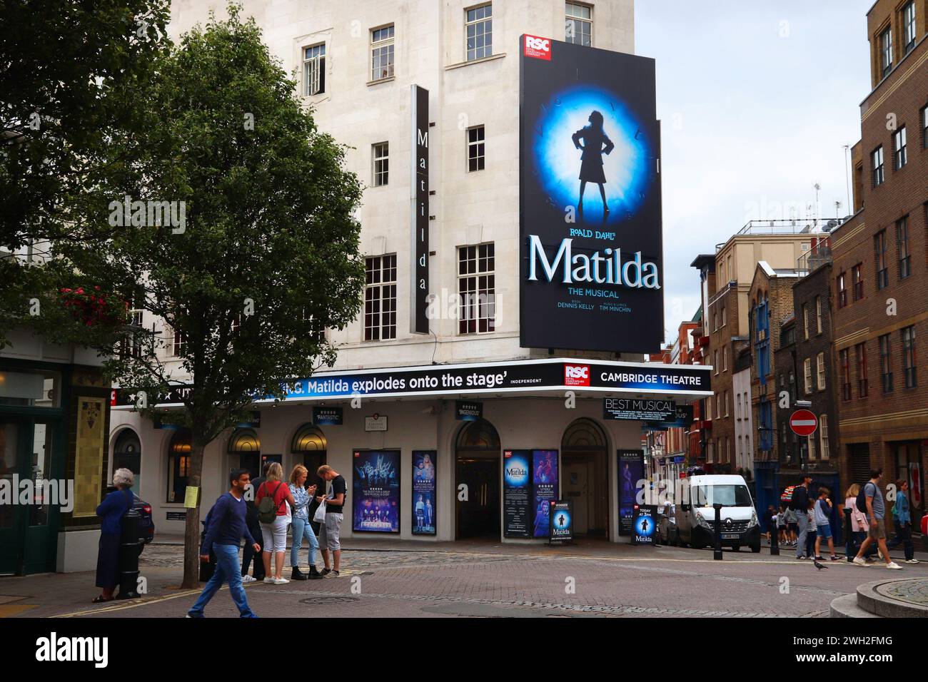 LONDRES, Royaume-Uni - 14 JUILLET 2019 : Cambridge Theatre joue de la comédie musicale Matilda à Londres, Royaume-Uni. C'est l'un des théâtres du West End de Londres. Dans 2013 théâtres du West End Banque D'Images