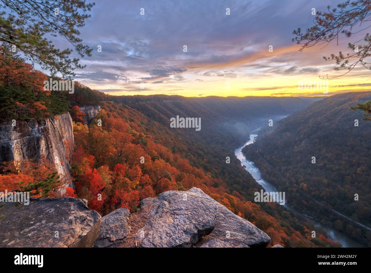 New River gorge, Virginie occidentale, États-Unis paysage matinal d'automne à l'Endless Wall. Banque D'Images