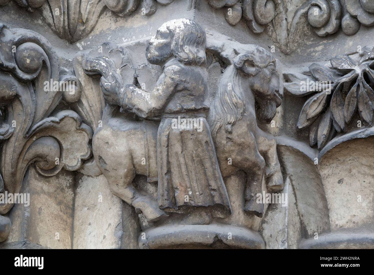 Le chemin de Saint Jacques en Bretagne (le Camino breton) - capitale allégorique : luxure - St. Église de Jacques (12e siècle), la plus ancienne église de Nantes - France Banque D'Images Le chemin de Saint Jacques en Bretagne (le Camino breton) - capitale allégorique : luxure - St. Église de Jacques (12e siècle), la plus ancienne église de Nantes - France Banque D'Images