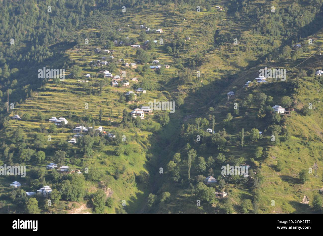 Village kamal ban kaghan balakot photos météo brumeuse Banque D'Images