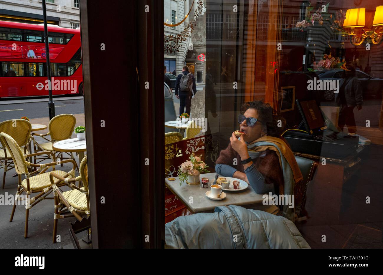 Londres Angleterre thé de l'après-midi au Concerto de Caffe sur Regent Street et Picadilly 6 février 2024 Banque D'Images