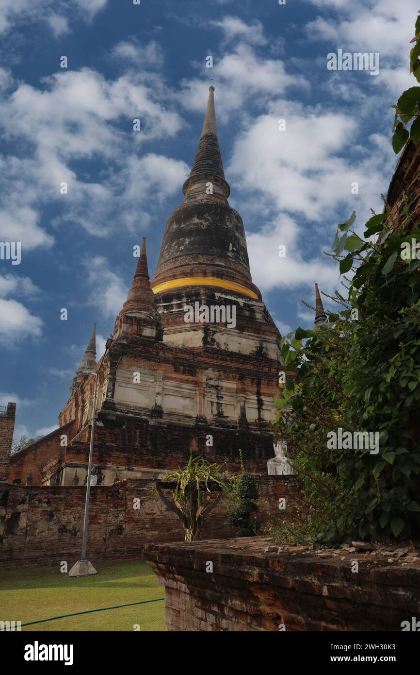 Le temple principal du monastère Wat Yai Chaimongkhon construit par le roi U-Thong à Ayutthaya, Thaïlande, en 1900 av. J.-C. Banque D'Images