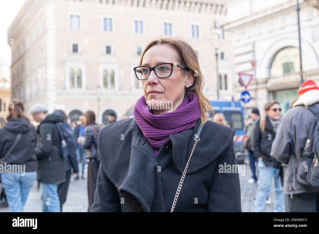 Rome, Italie. 7 février 2024. Ilaria Cucchi, parlementaire de l''Alleanza Verdi e Sinistra'', participe au sit-in de Piazza Santi Apostoli à Rome pour demander la fermeture des CPRS (centres permanents de rapatriement) en Italie (crédit image : © Matteo Nardone/Pacific Press via ZUMA Press Wire) USAGE ÉDITORIAL SEULEMENT! Non destiné à UN USAGE commercial ! Banque D'Images