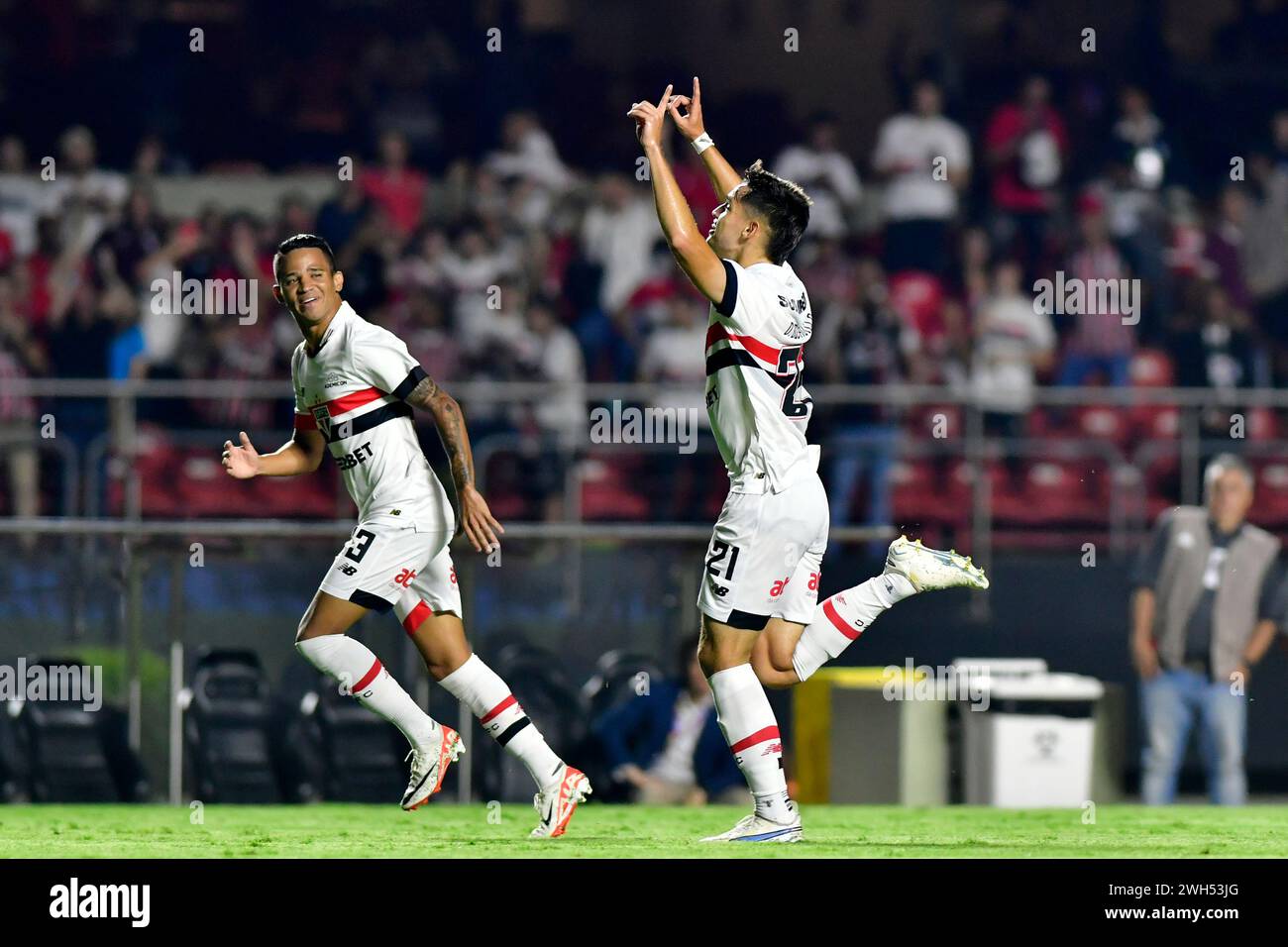 São Paulo (SP), 07/02/2024 - Futebol/São PAULO-Água SANTA - le but de Bobadilla de São Paulo - match entre São Paulo x Água Santa, valable pour la sixième manche du Championnat Paulista, qui a lieu au stade MorumBis, zone sud de São Paulo, le soir de ce mercredi 07. (Photo : Eduardo Carmim/Alamy Live News) Banque D'Images